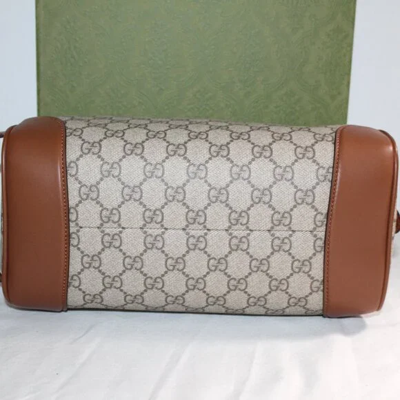 NEW Gucci Beauty Cosmetic Toiletry Bag GG Supreme Vanity Case Zip Top 821163